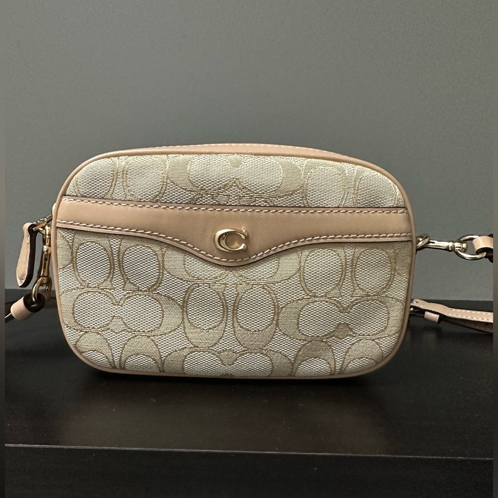 Cute Small Coach crossbody/belt bag
